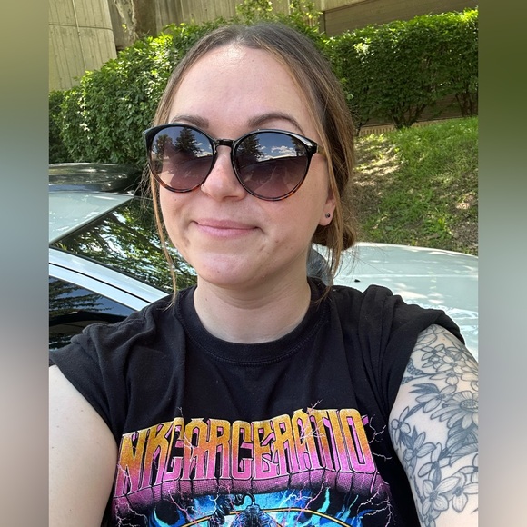 Taylor, Posh Ambassador - Picture 1 of 4